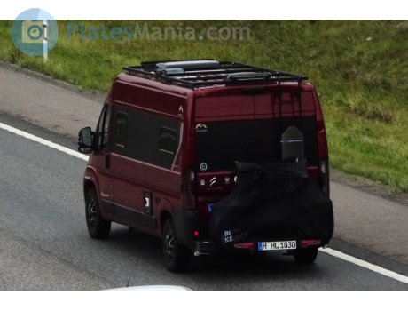 H HL 1030, Mooveo Van