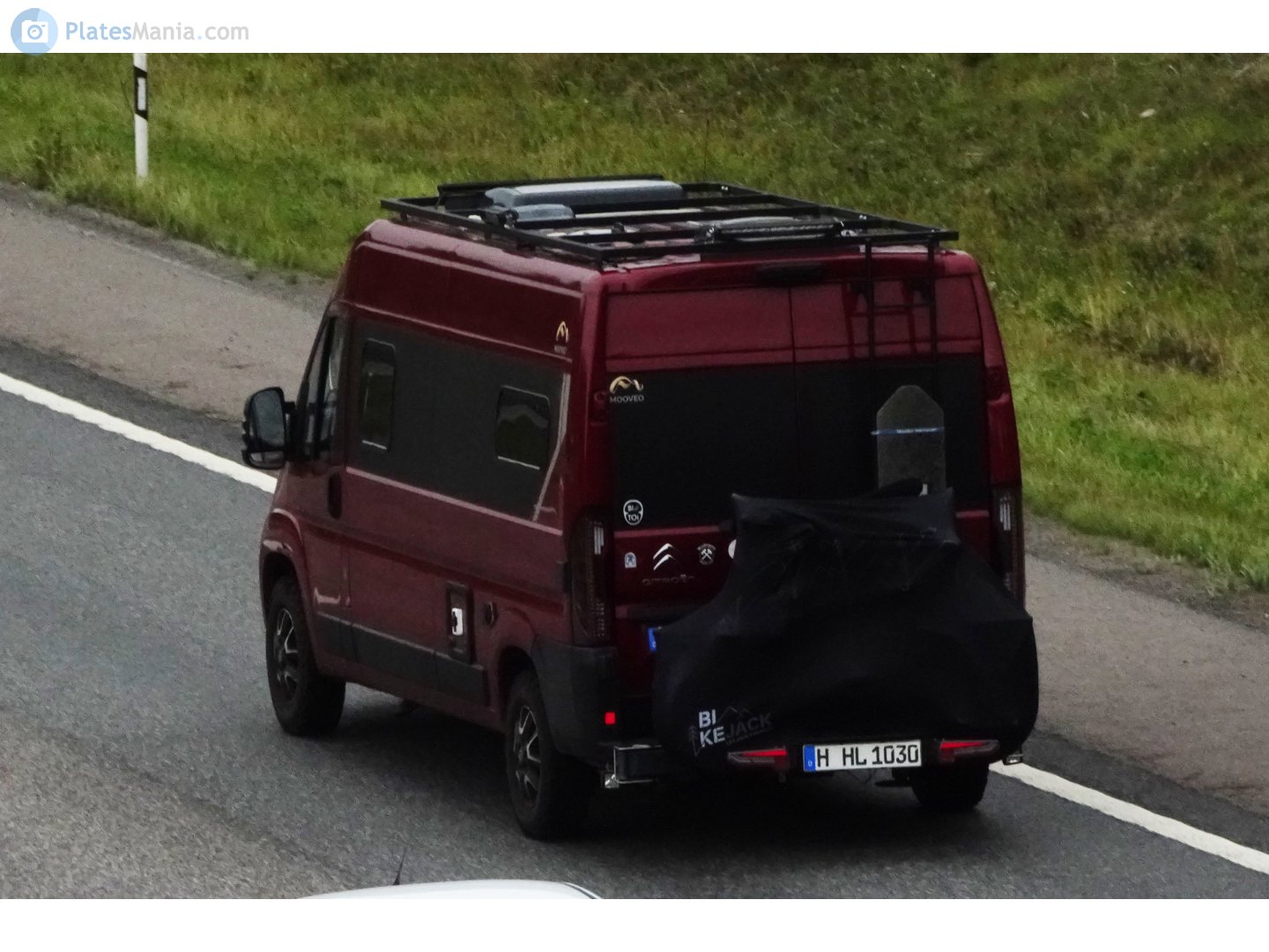 H HL 1030, Mooveo Van 