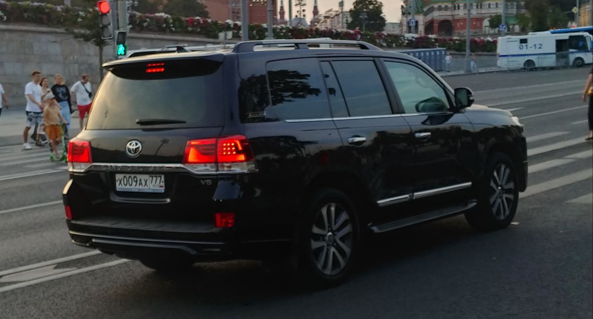 у 009 ах 777, Toyota Land Cruiser 200 (J200), 2nd facelift, 2015–2021