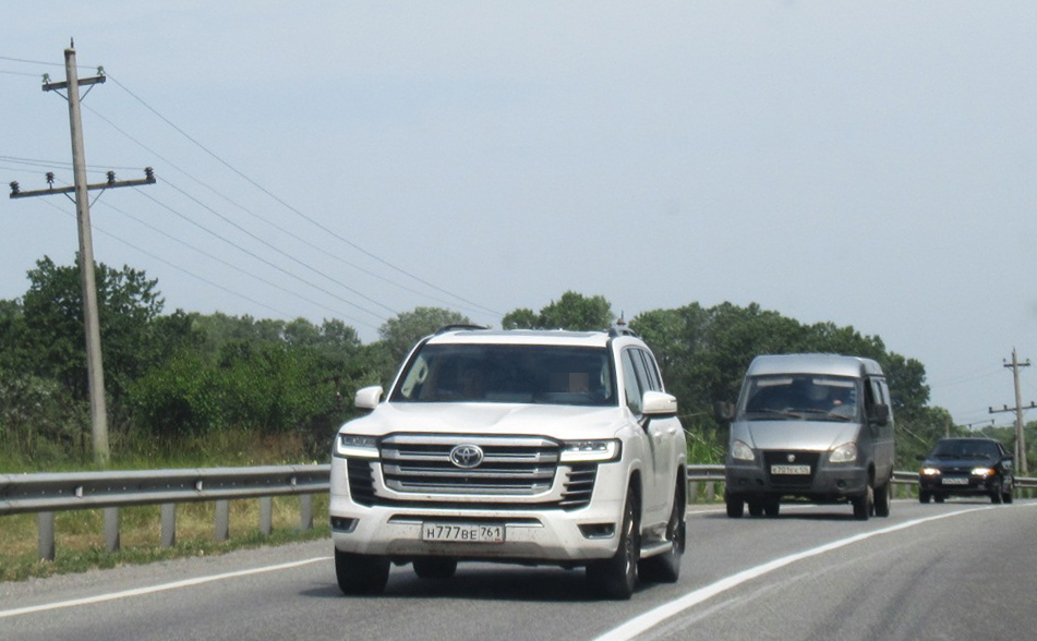 н 777 ве 761, Toyota Land Cruiser 300 (J300), 2021–