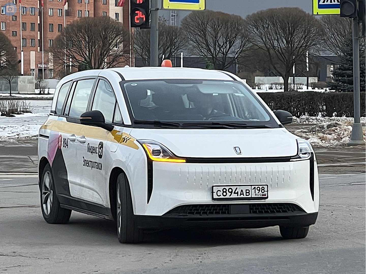 с 894 ав 198, Bestune (Besturn) E05 