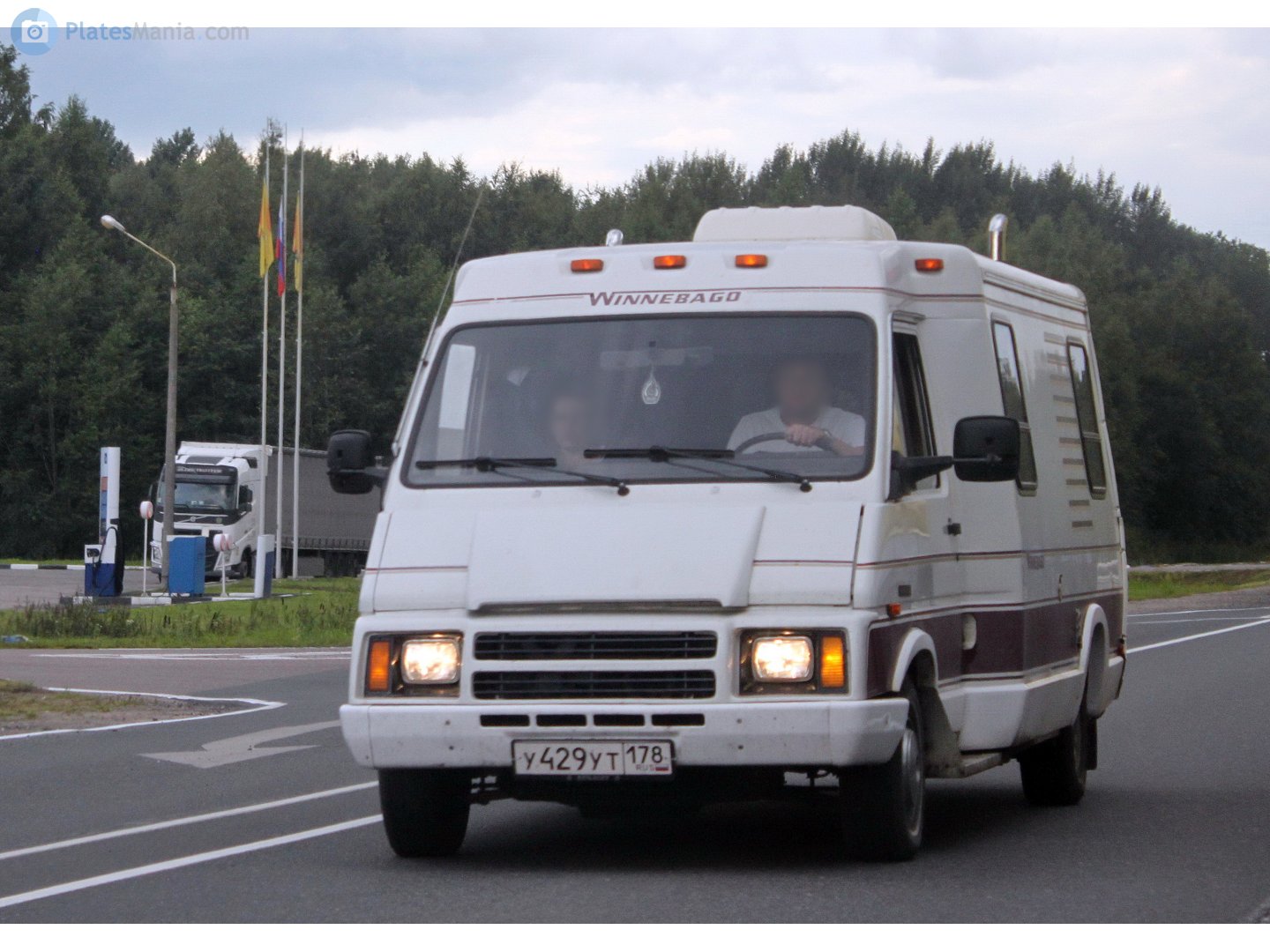 у 429 ут 178, Winnebago LeSharo 