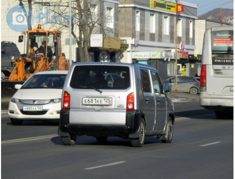 е681ке125, Daihatsu Naked