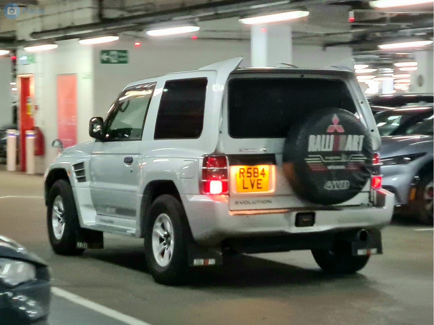 R584LVE, Mitsubishi Pajero Evolution 1st gen (V55W), 1997–1999