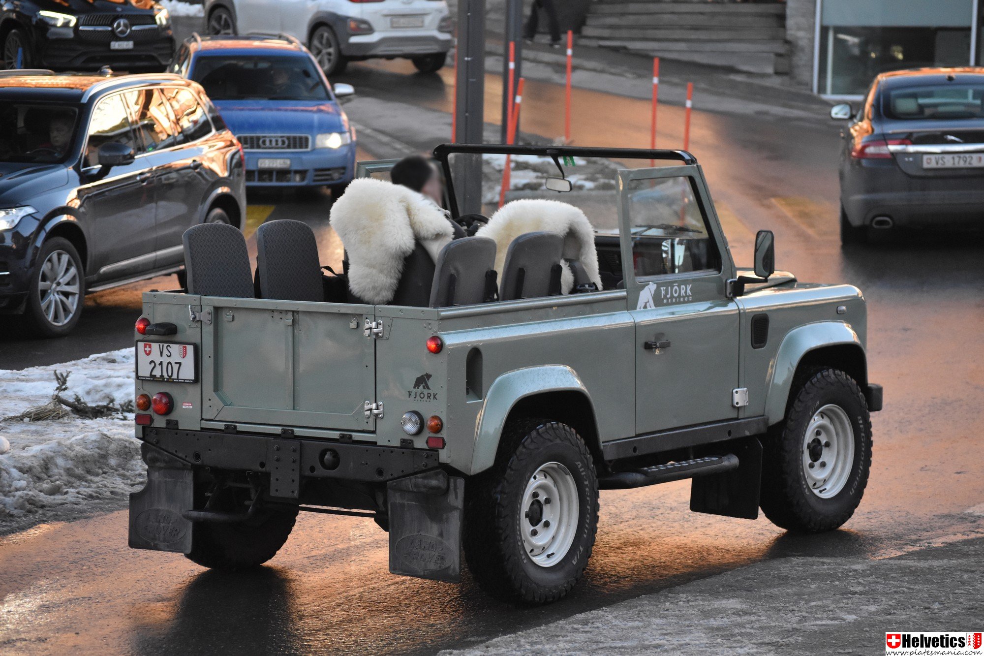 VS 2107, Land Rover Defender 1st gen 90