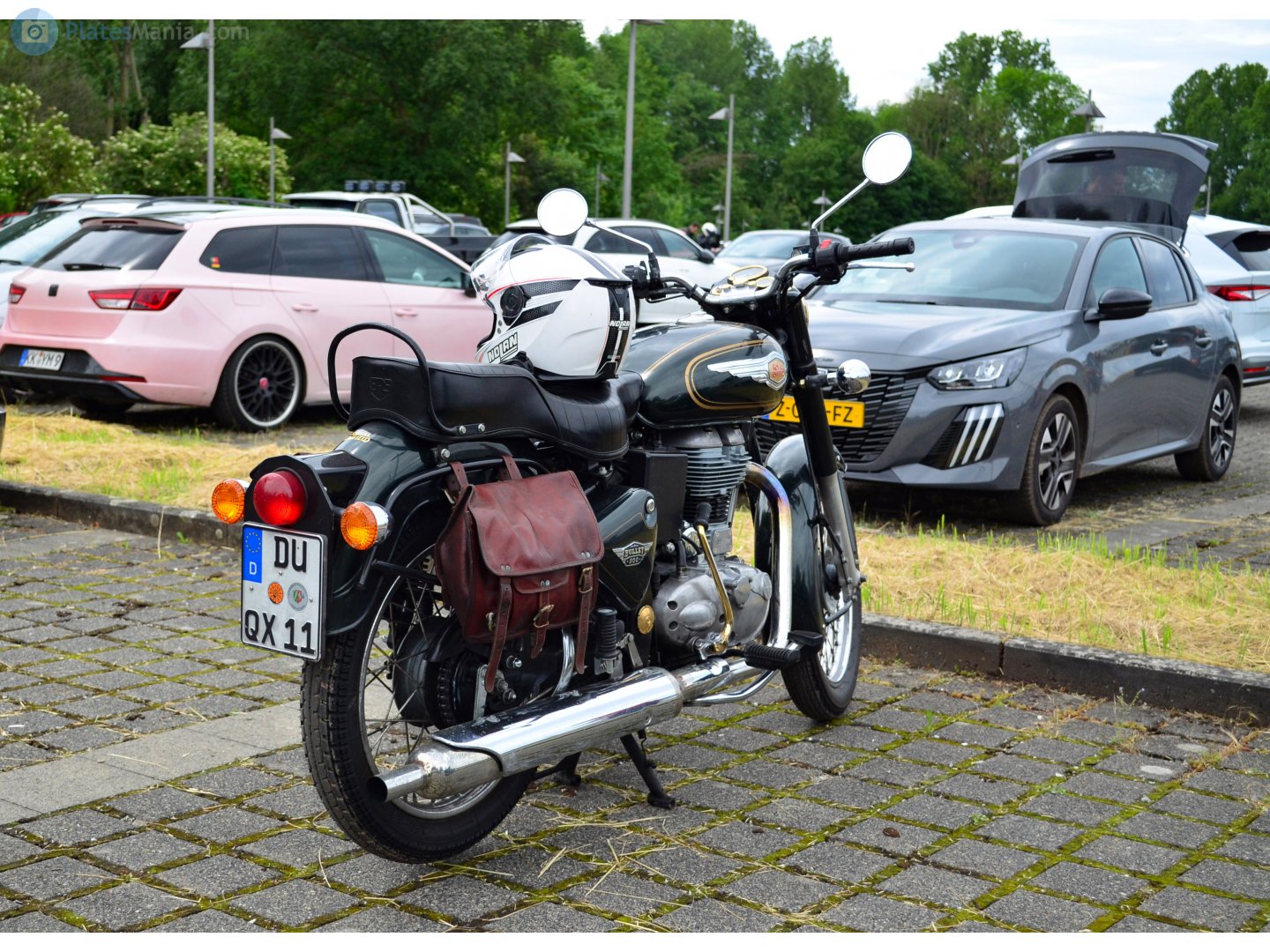 DU QX 11, Royal Enfield Bullet 