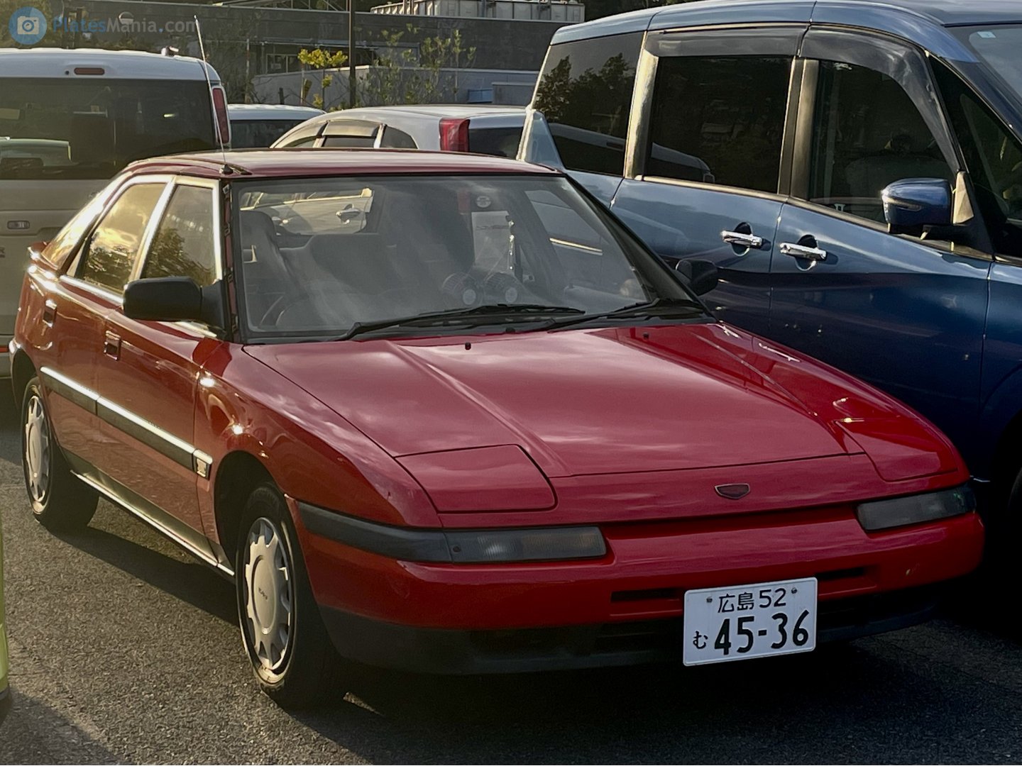 広島 52 む 4536, Mazda Familia 6th gen Astina Liftback (BG), 1989–1994