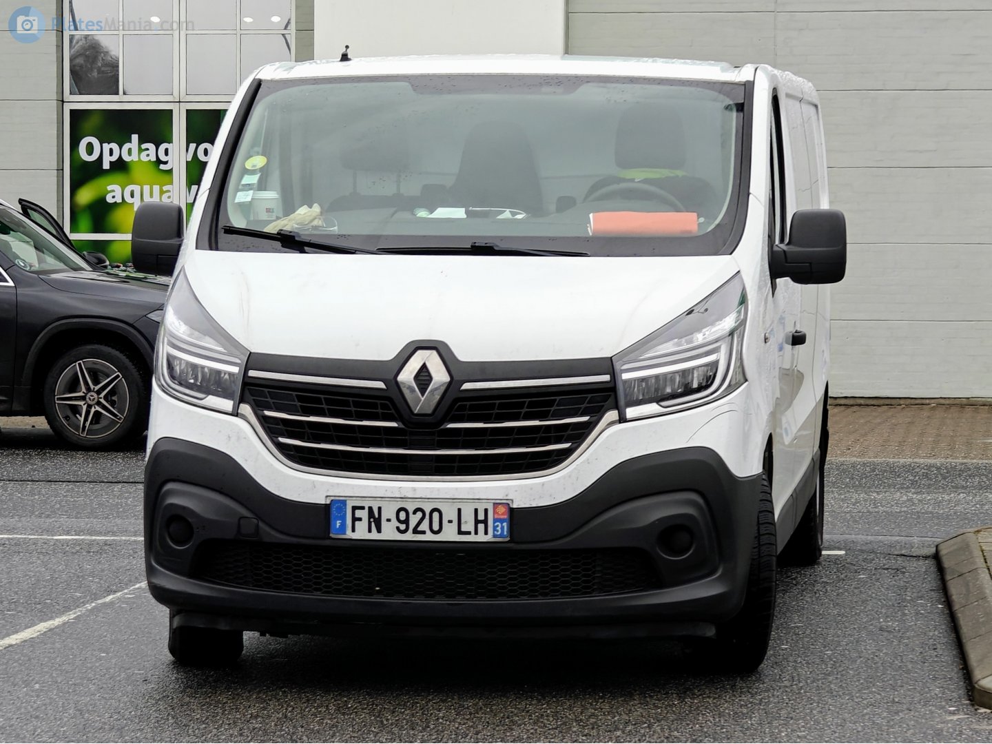 FN-920-LH, Renault Trafic 