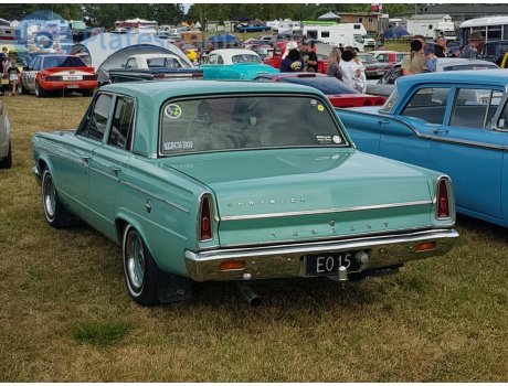 EO15, Chrysler Valiant