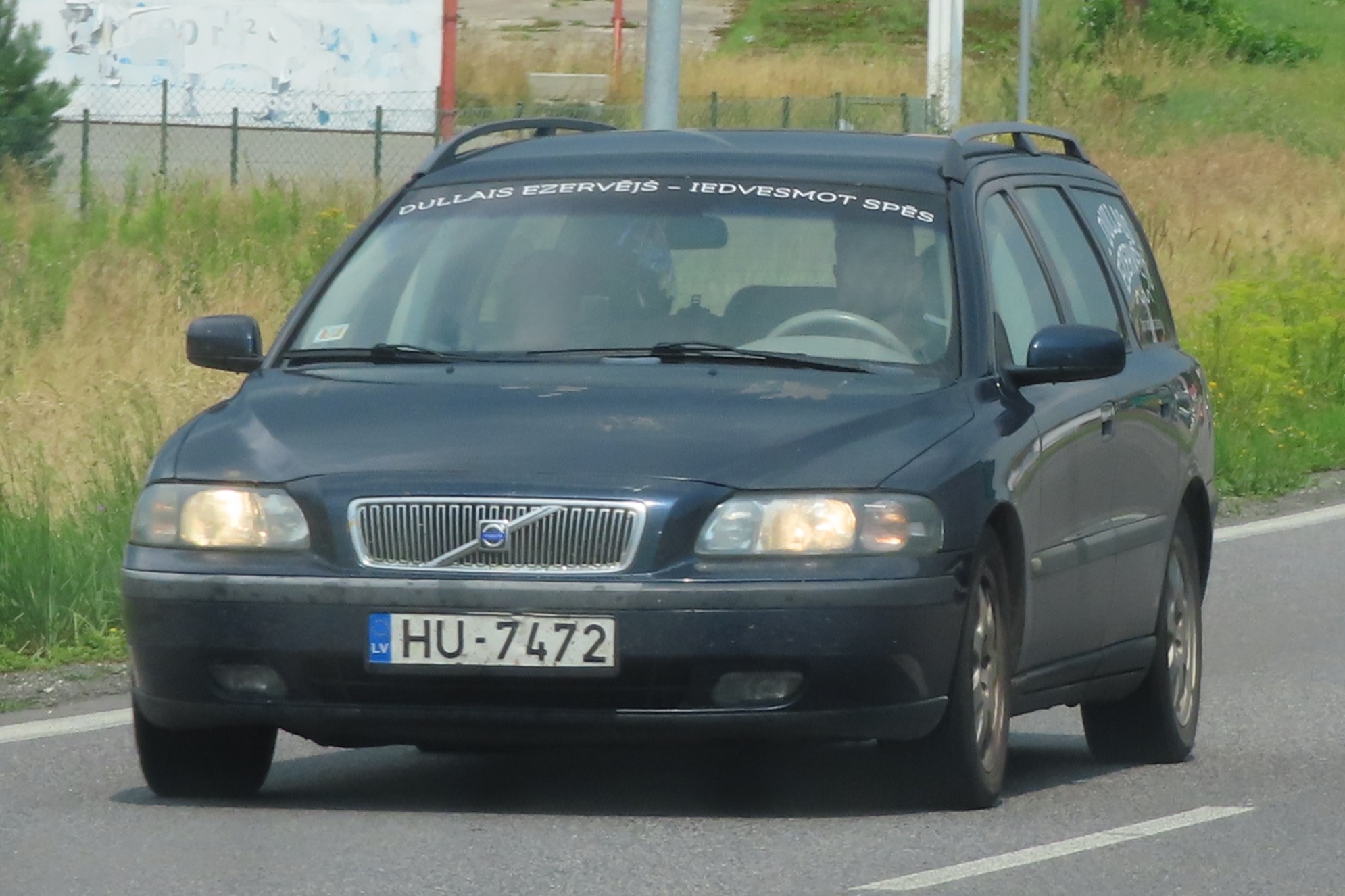 HU-7472, Volvo V70 2nd gen (285), 2000–2007