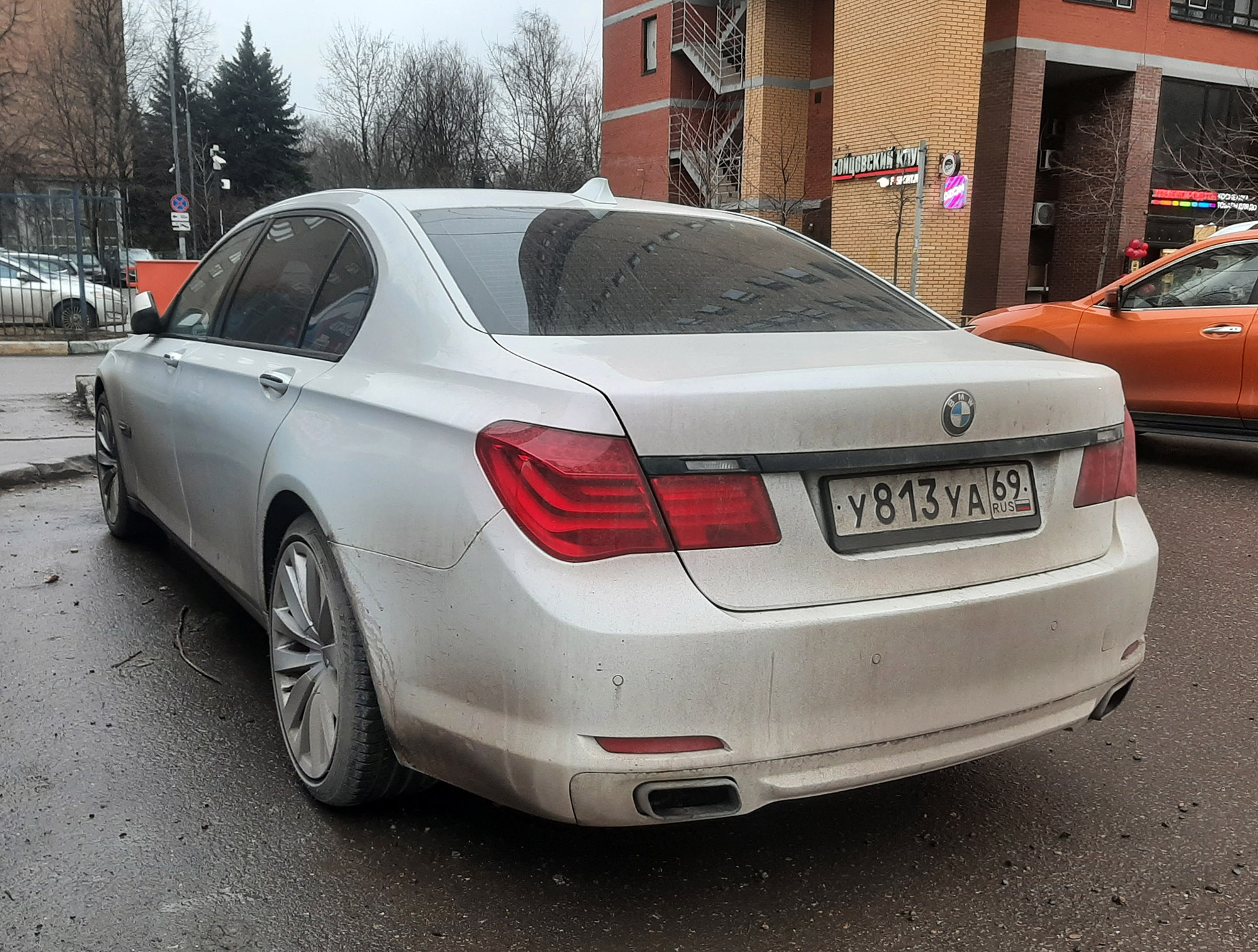 у 813 уа 69, BMW 7 Series 5th gen (F01–F04), 2008–2015