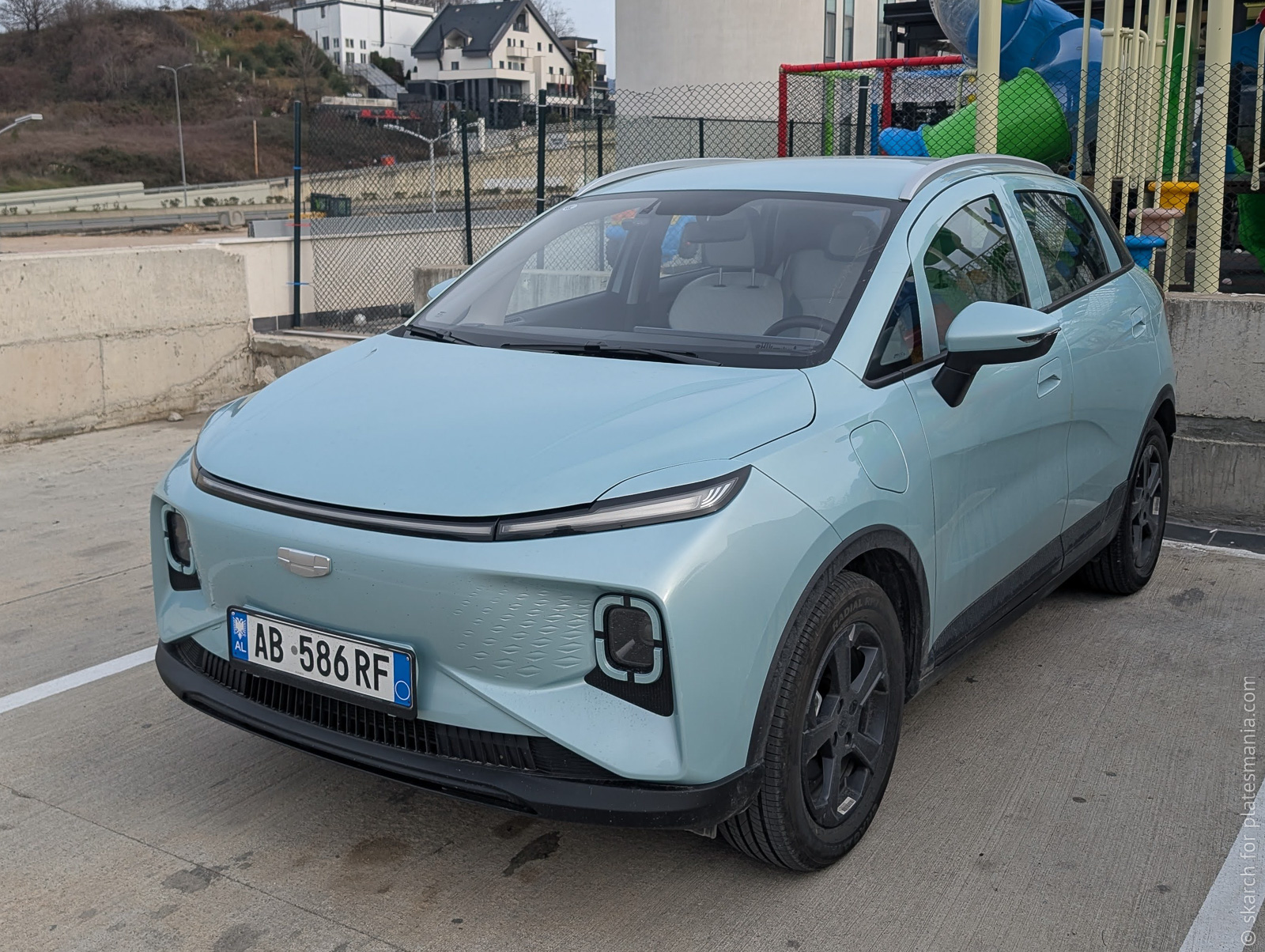 AB 586 RF, Geometry E 