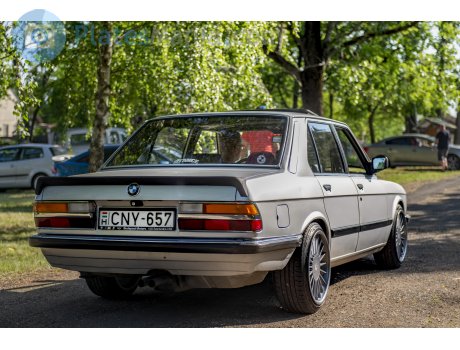 CNY-657, BMW 5 Series