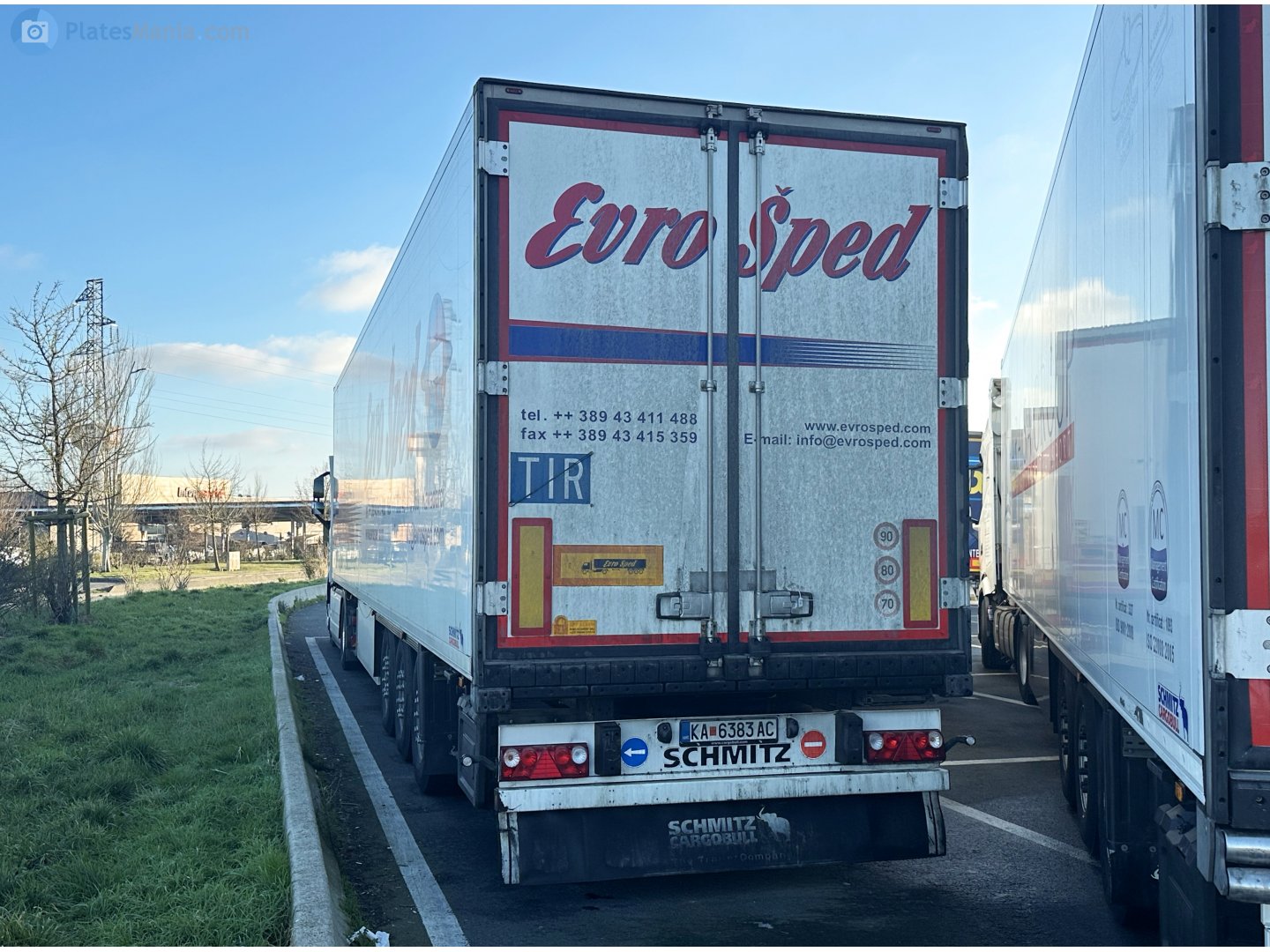 KA 6383 AC, Schmitz SKO 