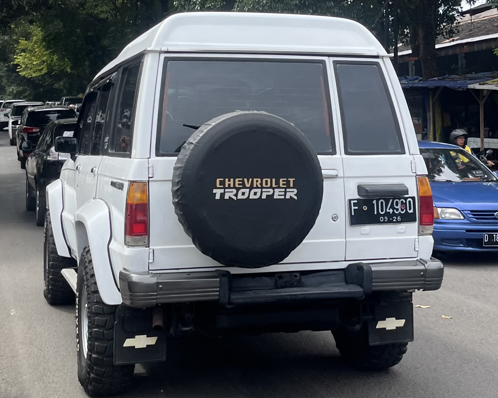 F 1049 CQ, Chevrolet Trooper 