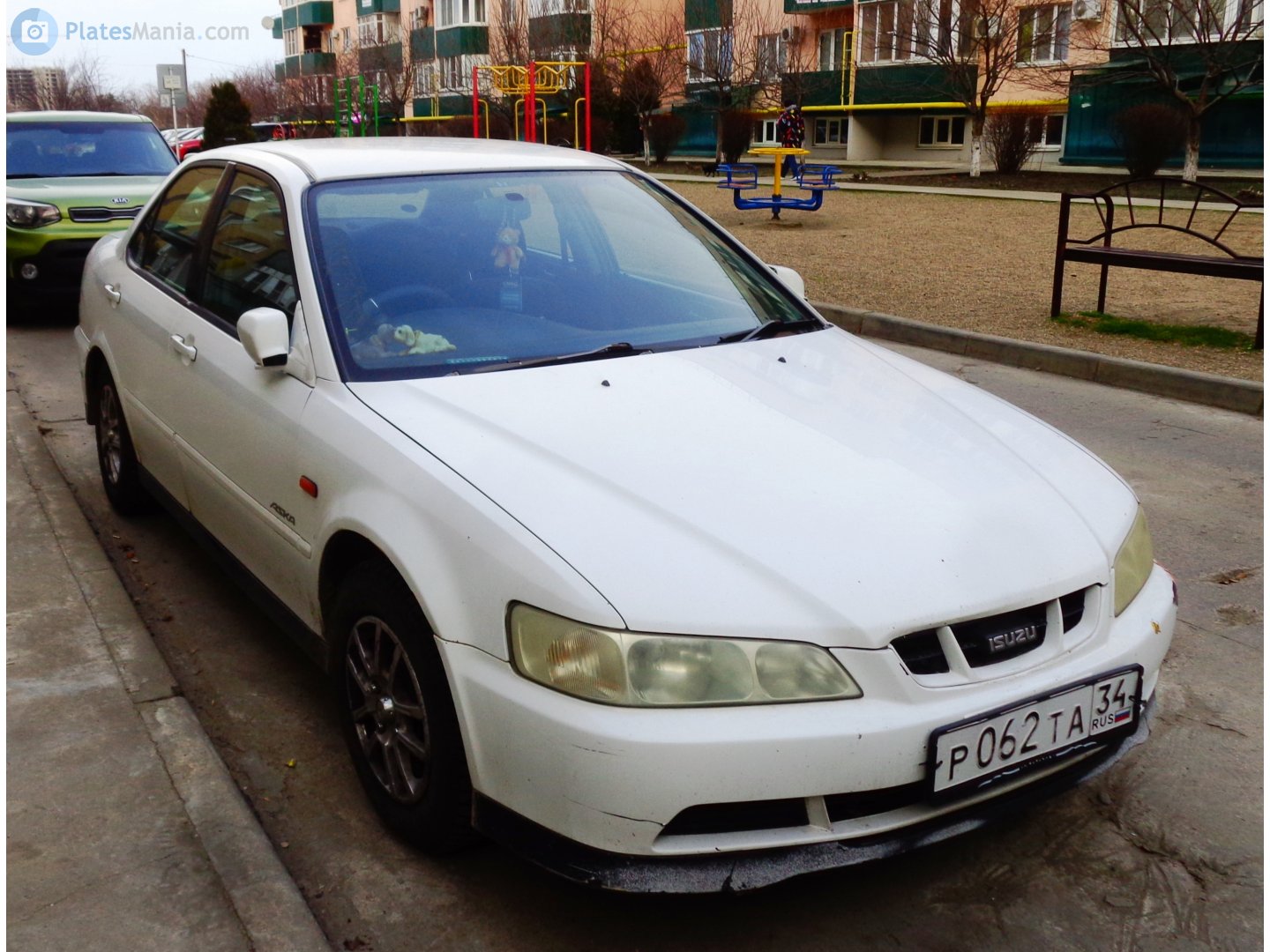 р 062 та 34, Isuzu Aska 4th gen (CJ2/CJ3), 1998–2002 (rebadged Honda Accord)