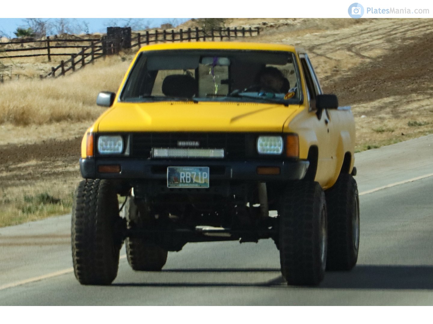 RB71P, Toyota Pickup 3rd gen (N60), 1983–1988