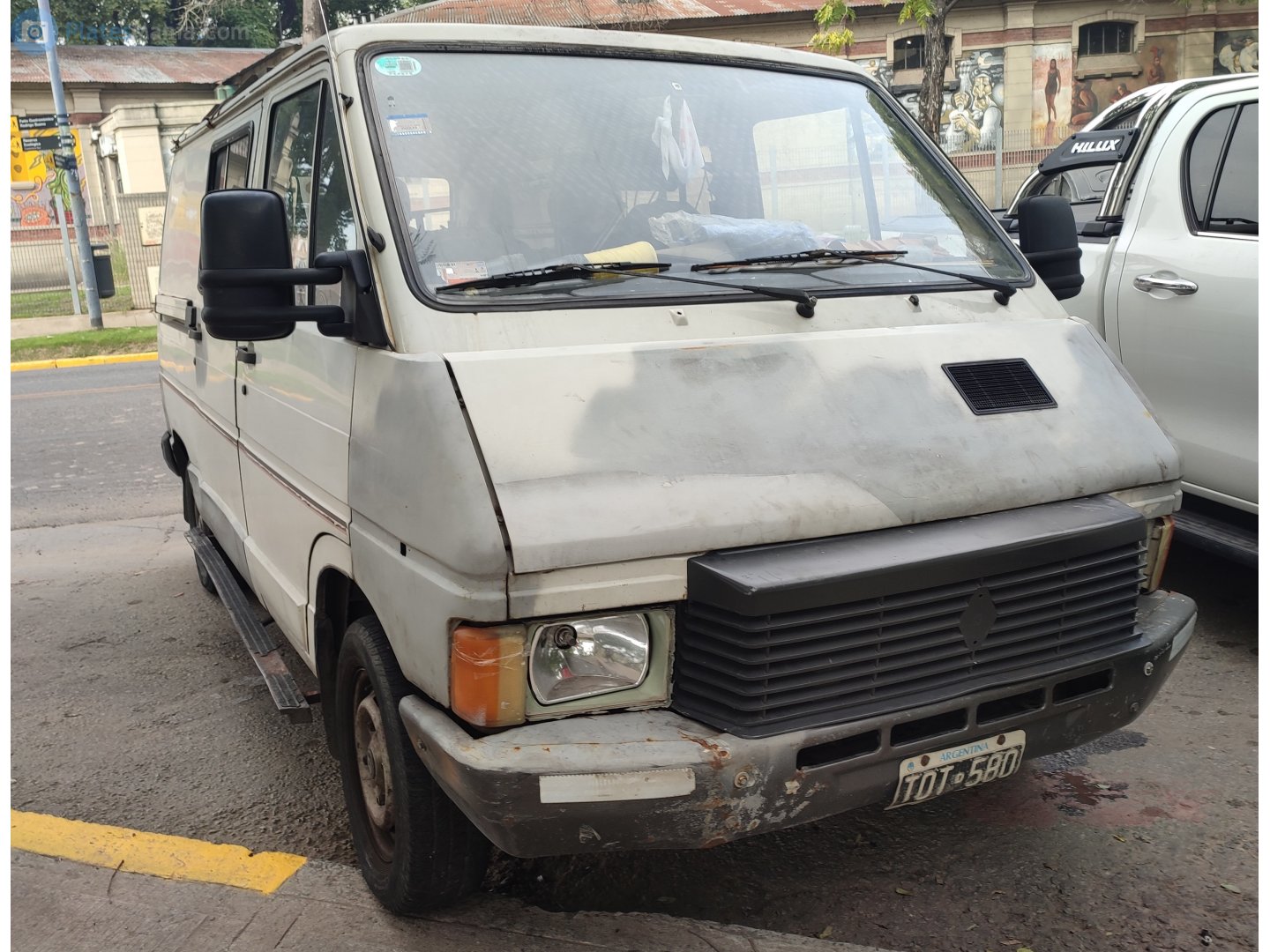 TOT 580, Renault Trafic 1st gen, 1980–2001