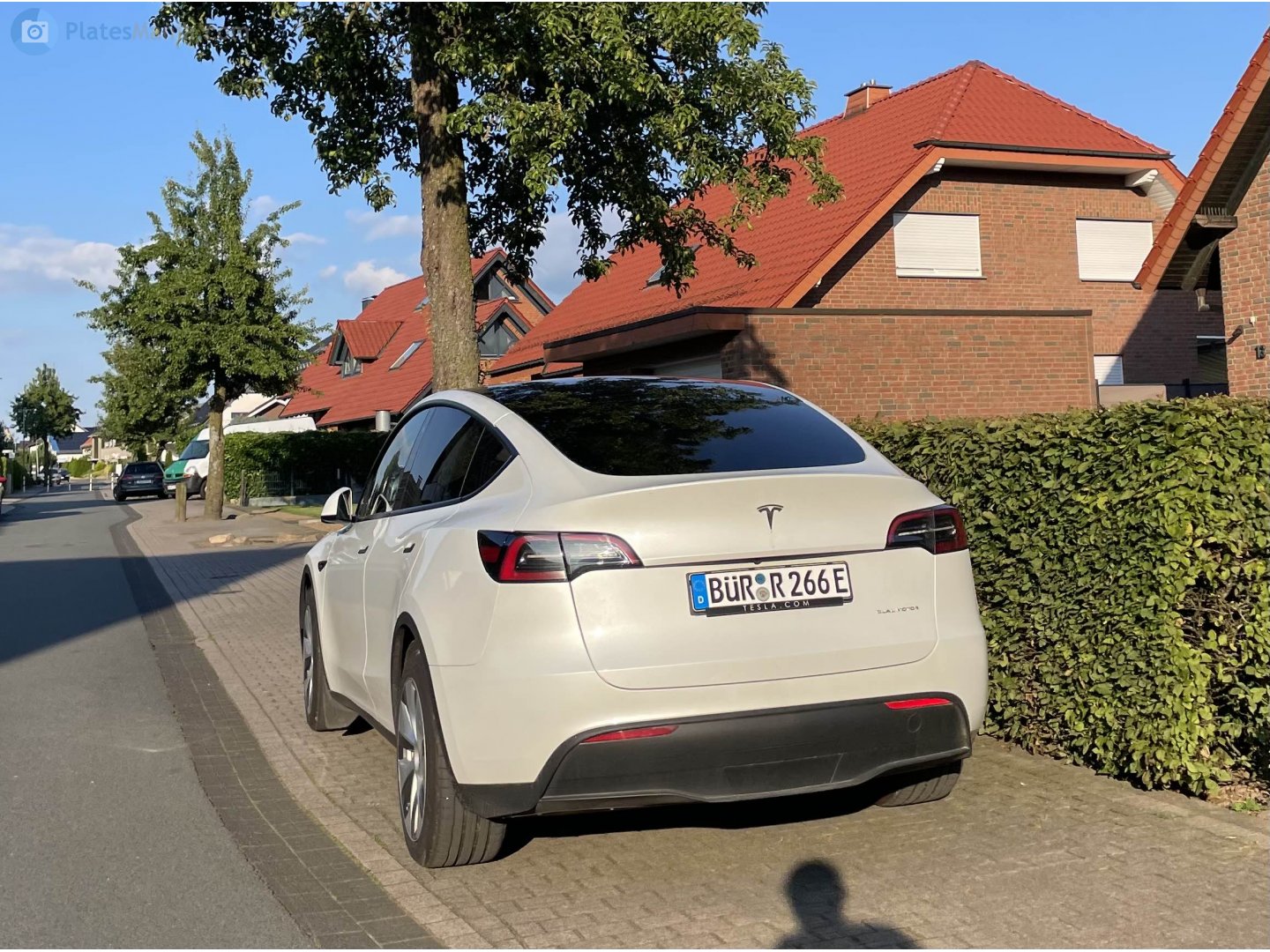 BÜR R 266 E, Tesla Model Y 1st gen (5YJY), 2020–2025