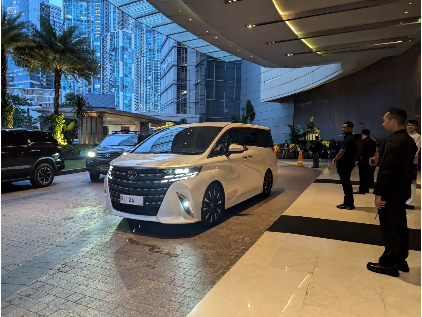 RI 24, Toyota Alphard 4th gen (AH40), 2023–