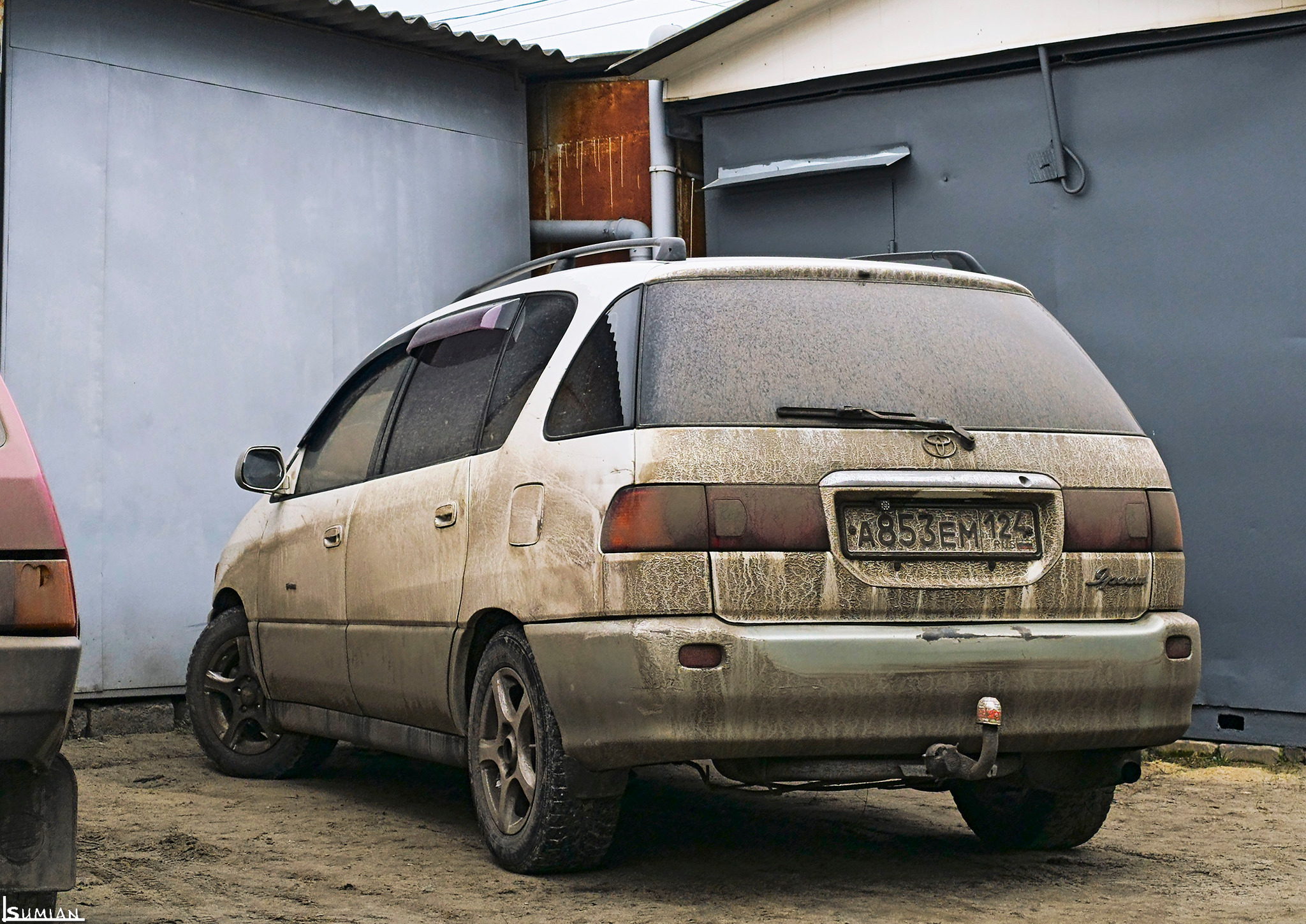 а 853 ем 124, Toyota Ipsum 1st gen (M10), 1996–2001