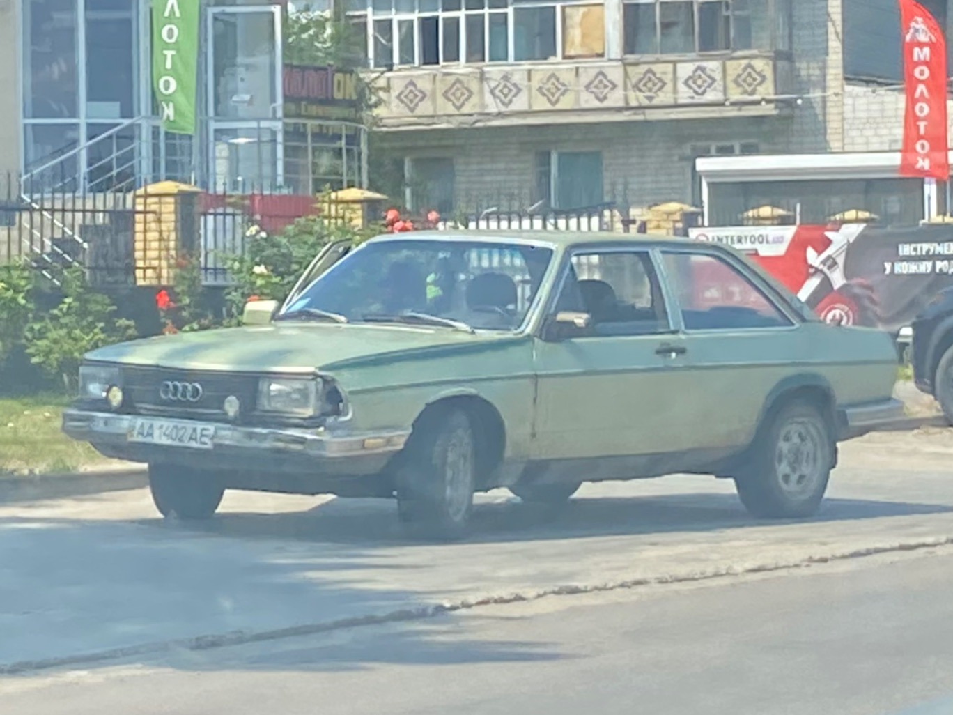 AA 1402 AE, Audi 100 2nd gen 2-door Sedan (C2/43), 1977–1982