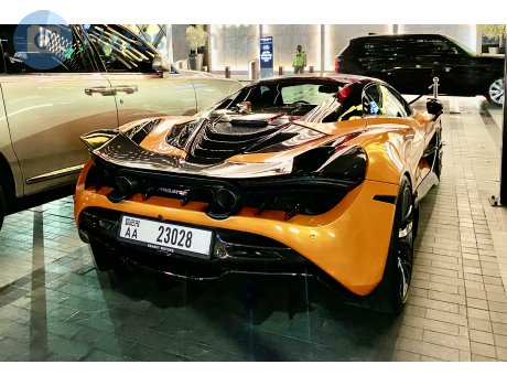 AA 23028, McLaren 720S