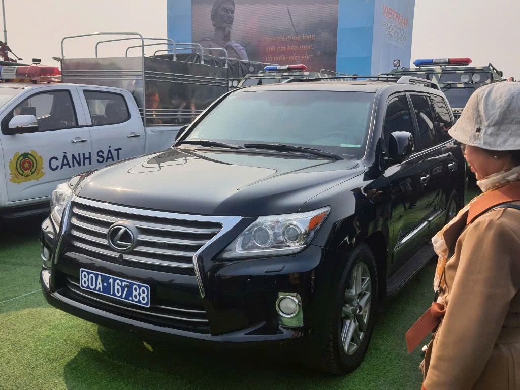 80A-167.88, Lexus LX 3rd gen (J200), 1st facelift, 2012–2015