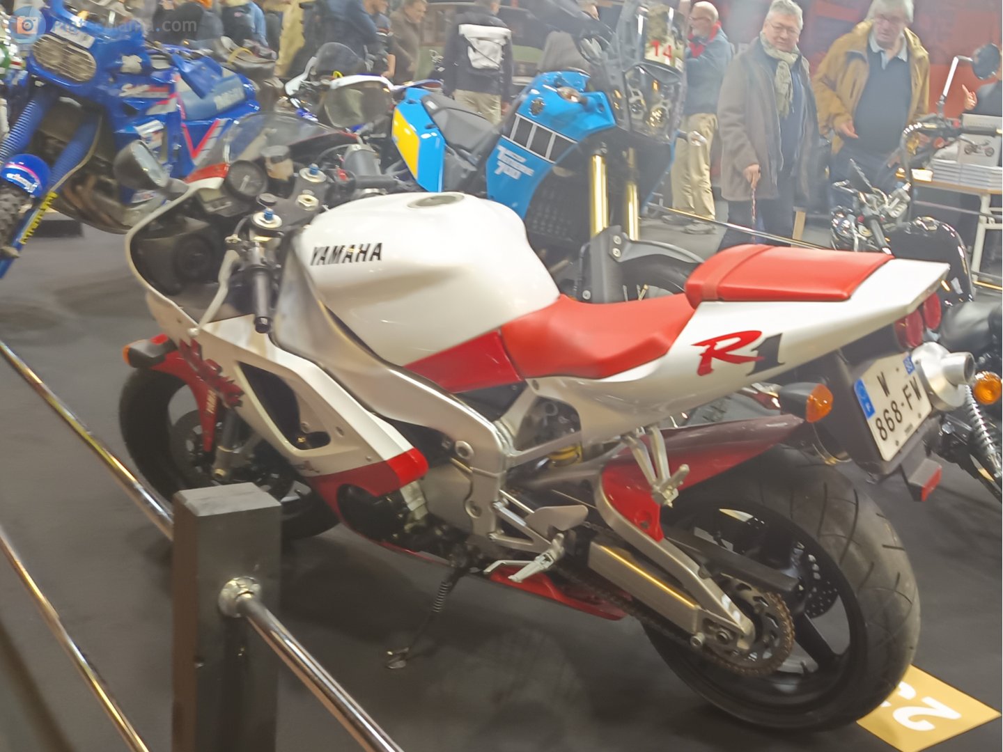 W-868-FW, Yamaha YZF 1st gen R1, 1998–1999