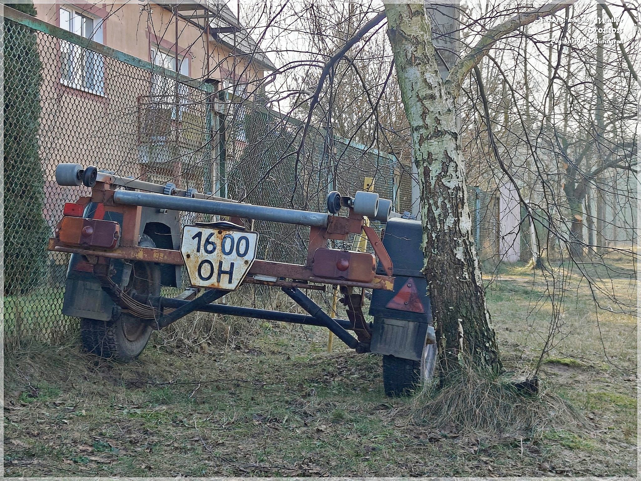 1600 ОН, Trailers (1977) 