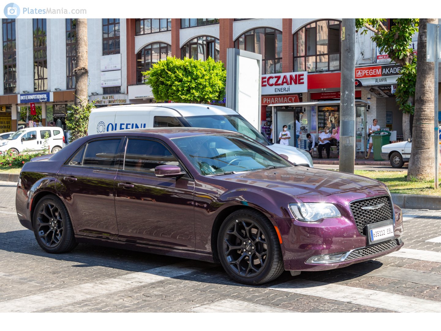 ٦٣٥١١٢, Chrysler 300/300C 2nd gen (LD), facelift, 2014–2023