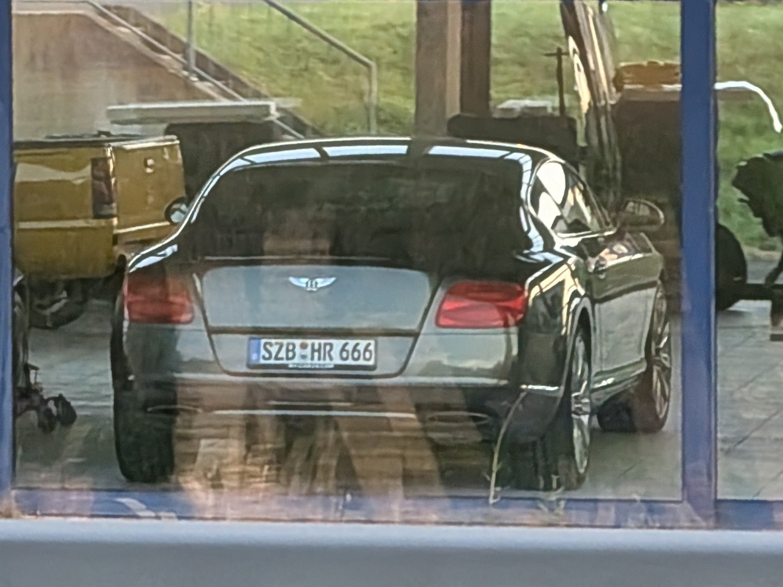 SZB HR 666, Bentley Continental 5th gen GT, 2011–2018