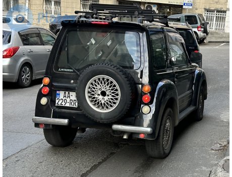 AA-229-RR, Mitsubishi Pajero Junior Flying Pug