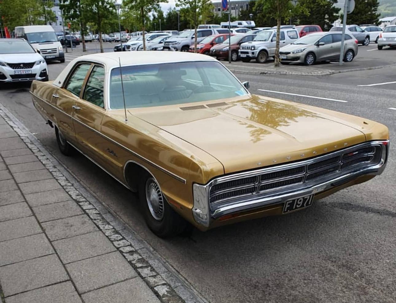 F 1971, Plymouth Fury 5th gen 1971 4-door Sedan (41; C-body), 2nd facelift, 1970–1971