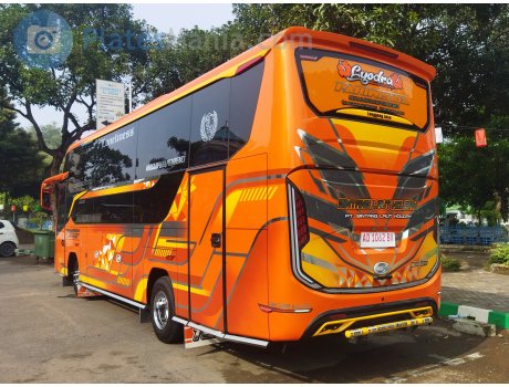AD 1062 BX, Mitsubishi Fuso Canter