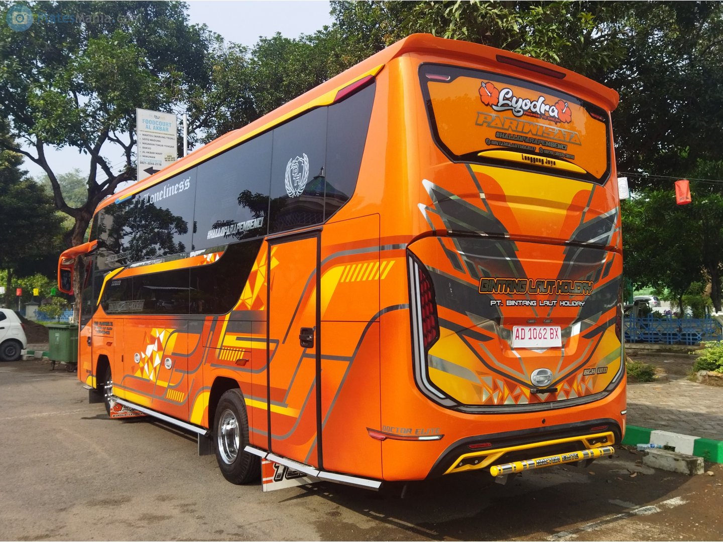 AD 1062 BX, Mitsubishi Fuso Canter 