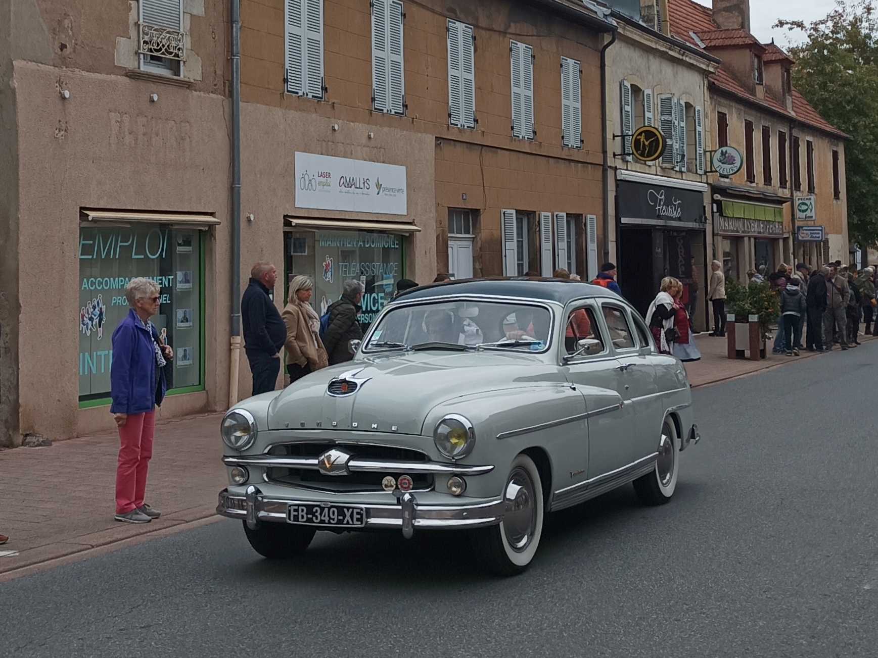 FB-349-XE, Ford Vedette 