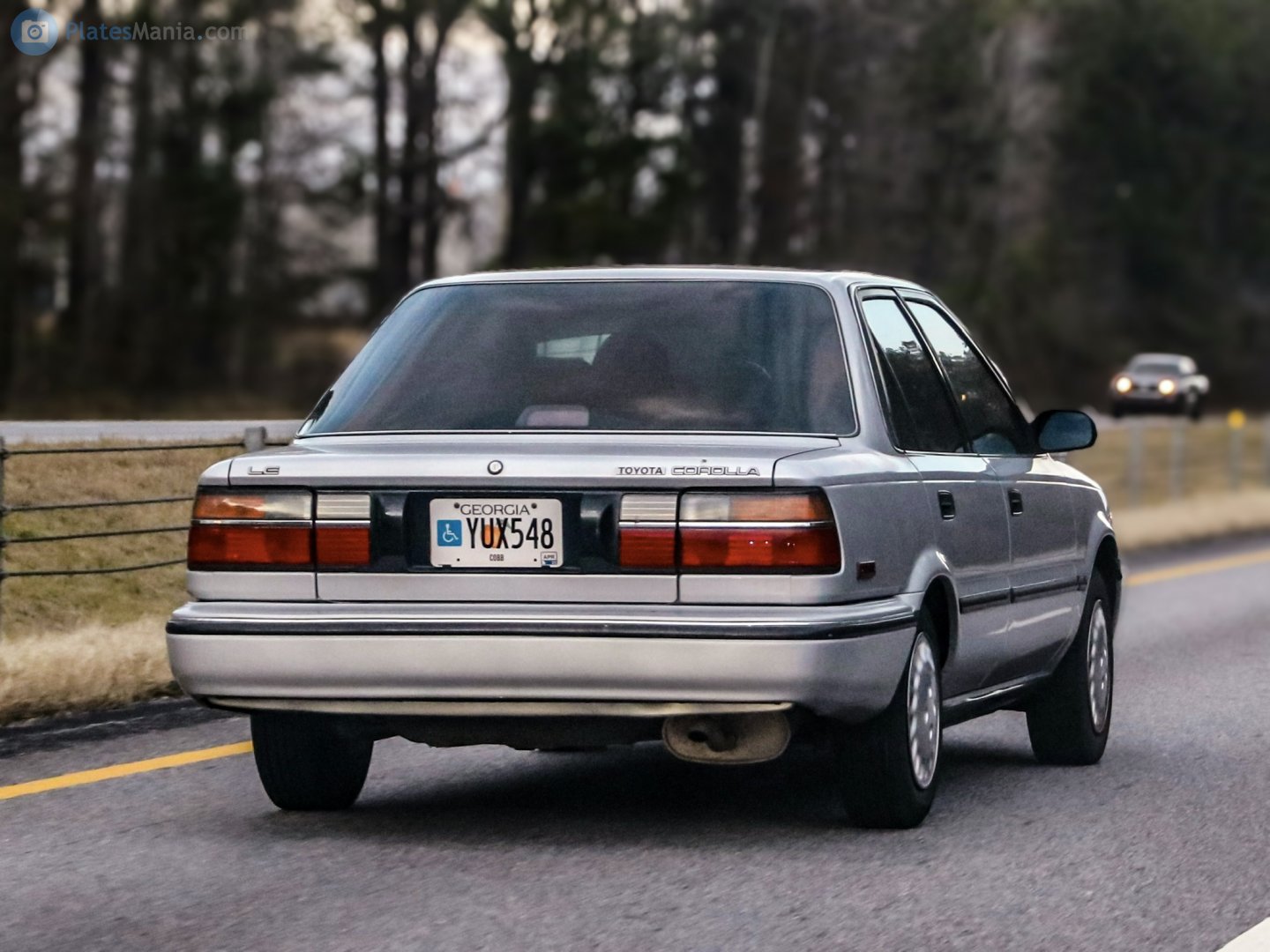 YUX548, Toyota Corolla 6th gen Sedan (E90), 1987–1992