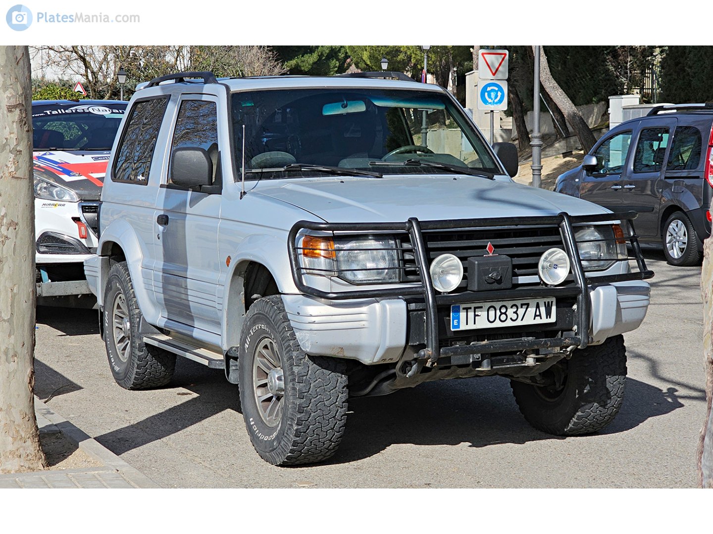 TF 0837 AW, Mitsubishi Montero 2nd gen 3-door SUV (V20/NH/NJ/NK/NL), 1991–1999