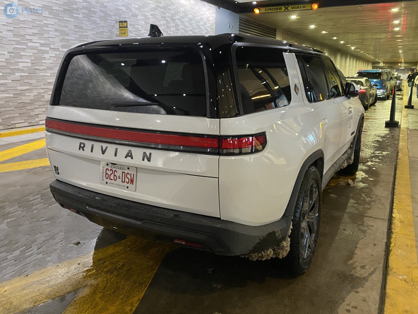 626-DSW, Rivian R1S 1st gen, 2022–