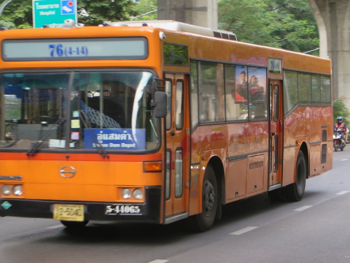 12-5040, Thonburi Bus Body Hino RU1J 