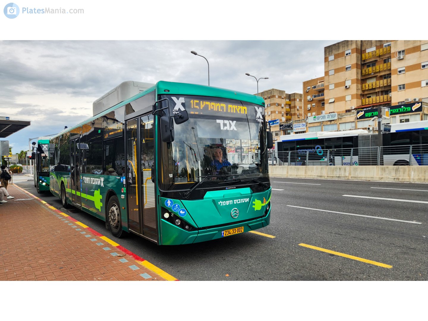234-33-002, Merkavim Pioneer 3476 Pioneer (Golden Dragon XML6125CLF)
