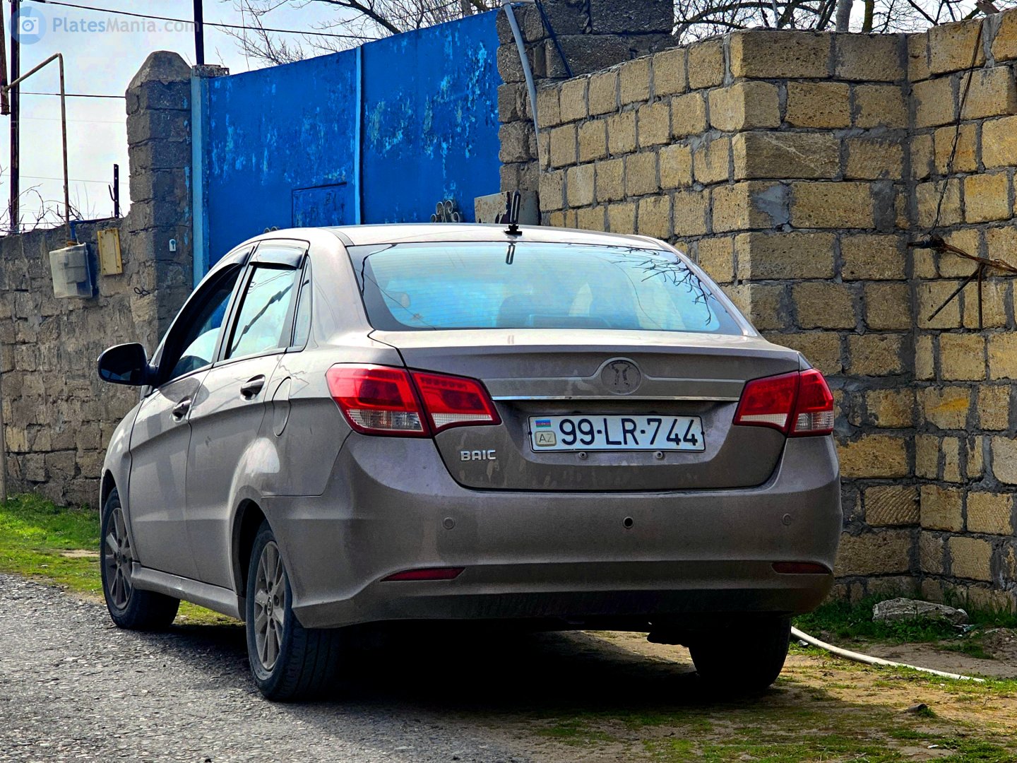 99 LR 744, BAIC A115 