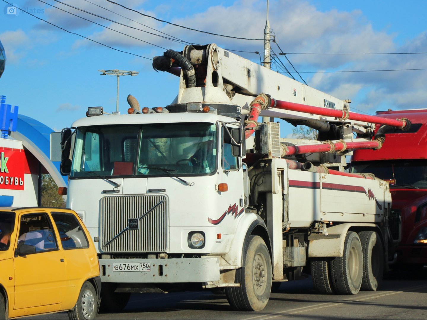 в 676 мх 750, Volvo White/GMC 