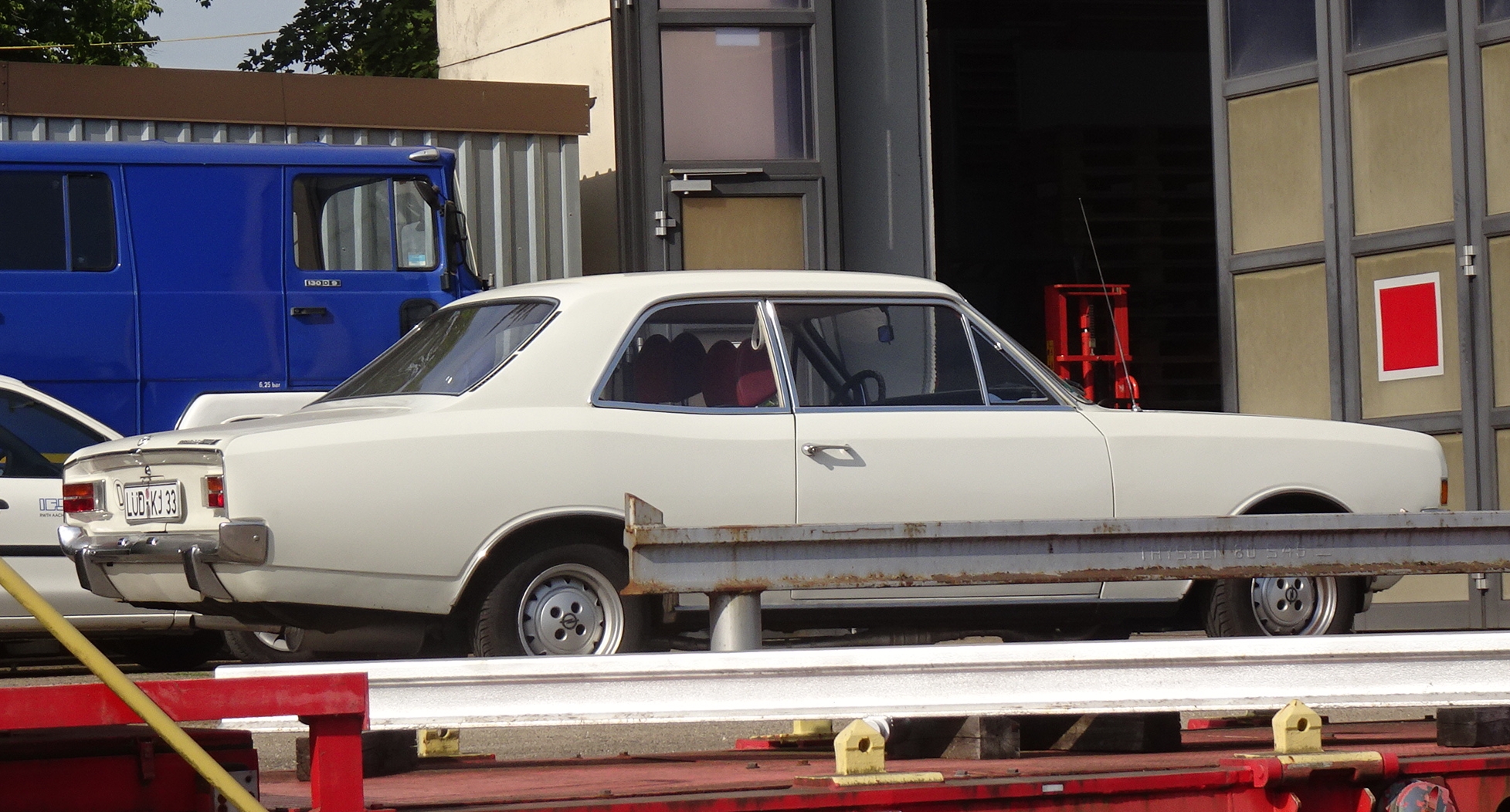 LÜD KJ 33, Opel Rekord 3rd gen 2-door Sedan (C), 1966–1971