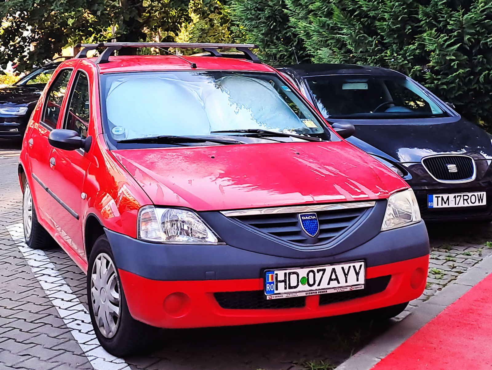 HD 07 AYY, Dacia Logan 1st gen Sedan (L90), 2004–2008