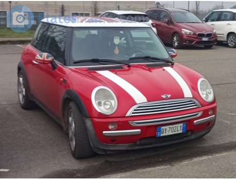 BY 702 LY, MINI Hatch