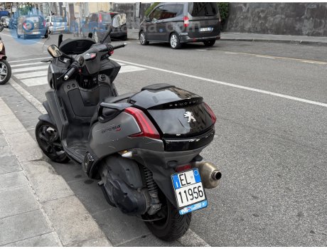 EL 11956, Peugeot Metropolis