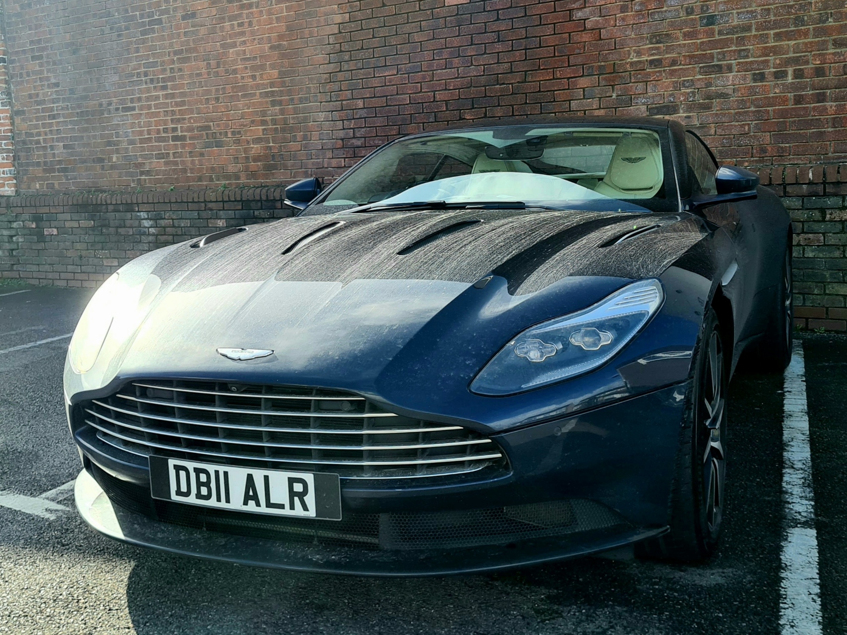 DB11ALR, Aston Martin DB11 Coupé (AM5), 2016–2023