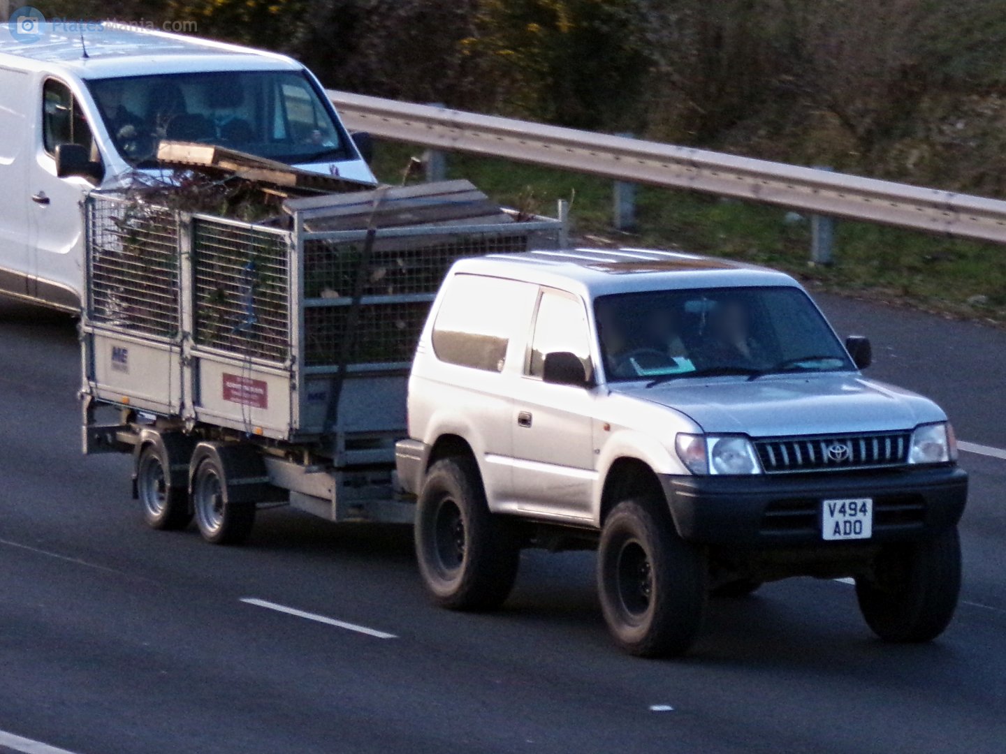 V494ADO, Toyota Land Cruiser Prado 2nd gen 3-door SUV (J90), 1996–2002